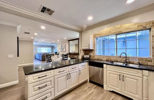 Stunning 8 bedroom 6 bathroom Pool Home - Foto 11
