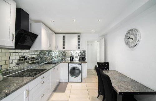 Modern Retreat - 3 Beds - Parking - Wifi - 15 mins to tube - Foto 3