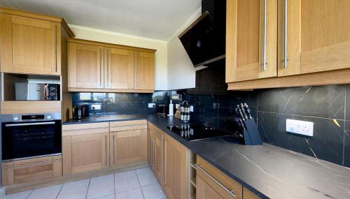 Spacious 4-Bed Lake District Getaway for Groups - Foto 4, stove, dishwasher, toaster