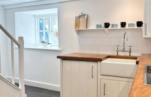 Quaint Cosy Cottage Mousehole - Photo 14
