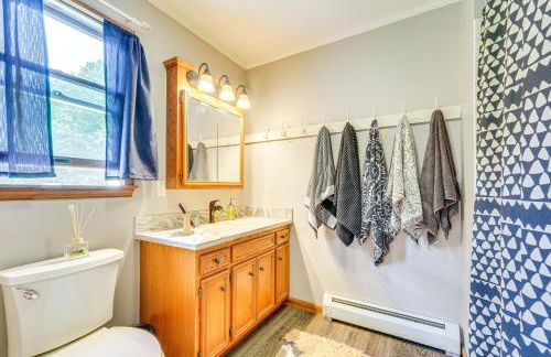 Game Room and Private Yard Family Gem in Kunkletown - Foto 15