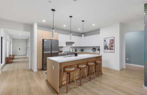 Luxury in The Gulch with Patio Pool Walk to Broadway - Foto 7