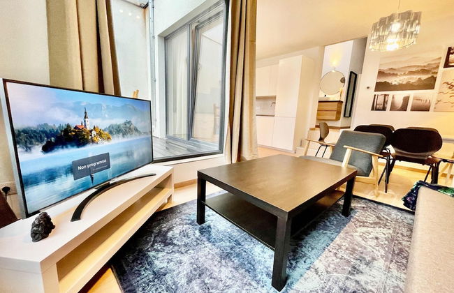 Luxury 2BR 2BA Near Fashion District by Oneluxstay - Foto 1