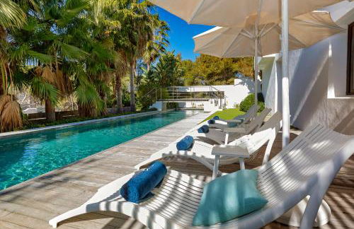 Modern Villa with Seaviews Sleeps 14 - Foto 9