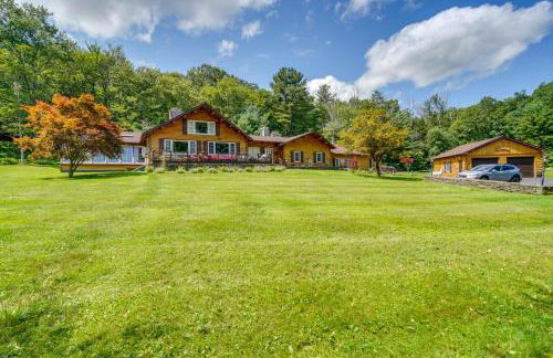 Elegant Hudson Valley Retreat with Hot Tub and Pond - Foto 42