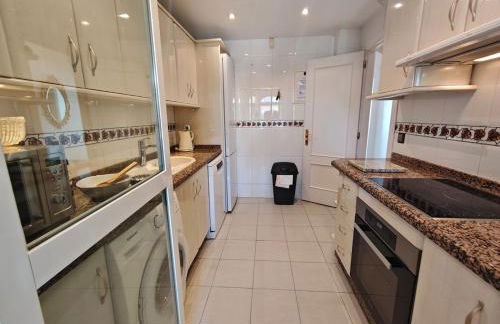 Spectacular 3 bedrooms Sea Views apartment - Photo 48