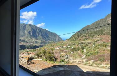 The Passion Fruit House - Photo 22