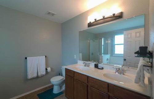 Spacious home with WiFi/AC - Photo 17