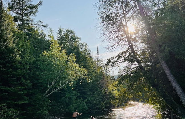 Boardman Monarch Upscale River Lodge HOT Tub! - Foto 25
