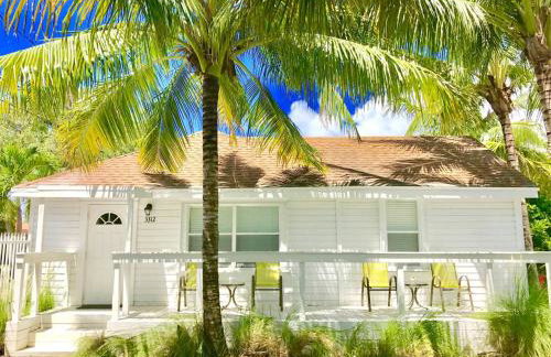 Grove Bay Bungalow - 2/2 Gated Cottage-Walk to Bay - Foto 1