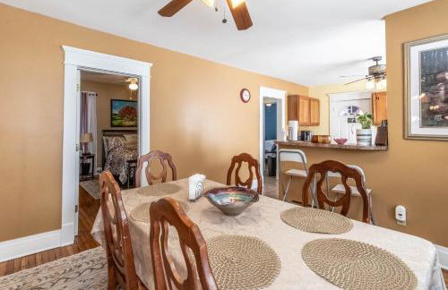 The Paradise House steps from the Heart of Hertel - Foto 13