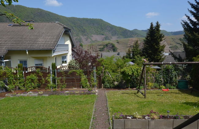 Holiday Home in the Eifel With Balcony - Photo 17