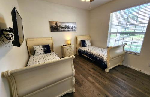 652- Spacious 5-Bedroom Villa with Pool, Spa & Scenic Lake Views - Foto 10