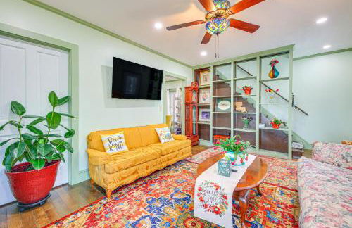 18 Mi to Skiing Colorful Home in Springfield! - Photo 4