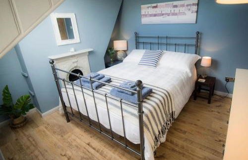 Restful and Cosy 4 Bed Home Minutes from the Beach - Foto 17