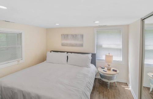 Apt with heated garage Libertyville Near Naval Base - Foto 10