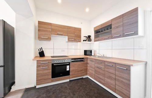 Tolstov Apartments - 3 and 4 Room Monteur Apartments - Photo 4