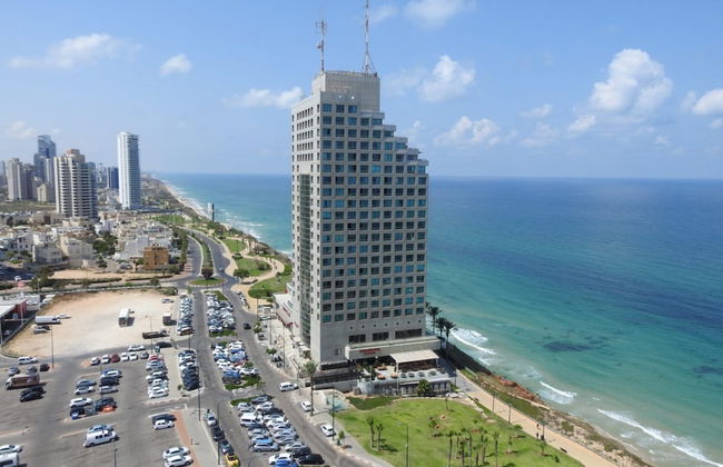 Panoramic Sea View Luxury Suite - Photo 28