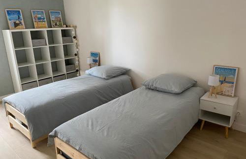 Appartement 5 personnes 65m2 avec balcon, vues partielles mer, 150m de la plage et centre, wifi et parking privé - Photo 10