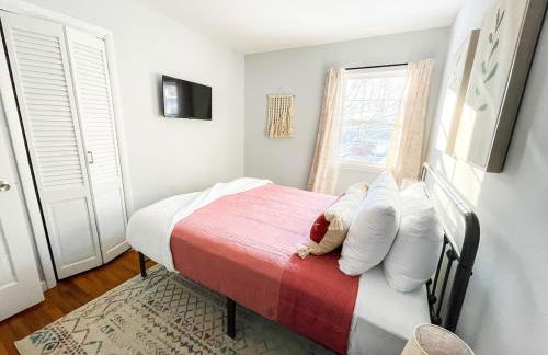 Sparkling Saratoga 3BR home near Track and SPAC Dogs - Foto 13