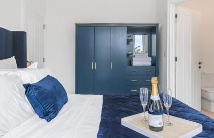 Elegant Garden Apartment, Private Parking & EV Charger, Walk to Town - Foto 16