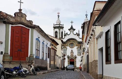 Apartamento no Centro Histórico Próximo as Igrejas e UFSJ Com Garagem - Foto 29