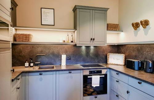 Forestry Chic Flat With Lake And Forest View - Photo 28