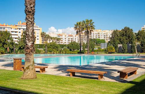 Bafureira Cascais Apartment; Condomínio privado com piscina - Foto 32