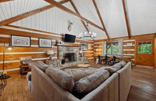 Riverfront Log Cabin Hot Tub, Mtn Views & Hottub - Foto 2