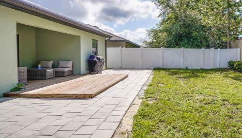 Tavares Retreat with Covered Patio and Private Yard - Foto 2