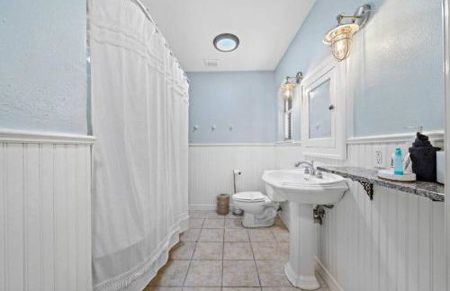 Huge beach house with great views, steps from sand - Foto 34