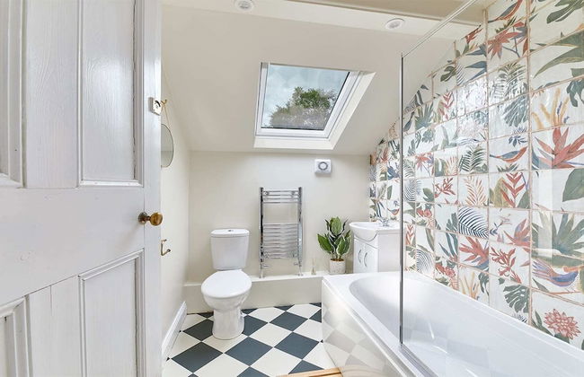 Host Stay Percy Cottage - Photo 3