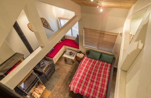 Mammoth Basecamp Condo with Views near Village with AC and Fireplace - Foto 24