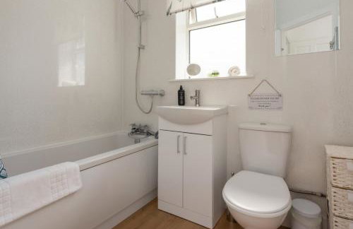 Farmhouse Apartment with Paddock & Orchard Views - Foto 6