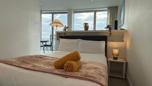 STUNNING!!! City-Center!! Retreat with Modern Amenities - Foto 2, towels