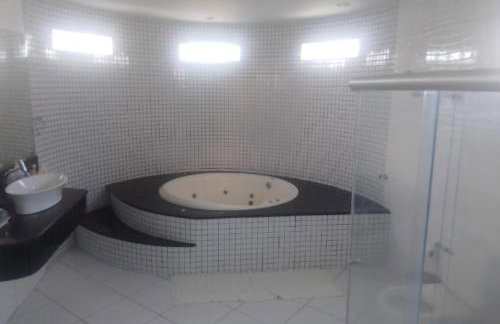 Belíssima Casa super confortável com piscina e área gourmet - Foto 10