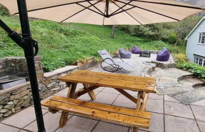 Modern and spacious 2 bedroom apartment with free parking - Photo 33