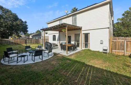 Cypress 5 Bedroom Retreat with Hot Tub, Firepit and Game Tables! Pet Friendly - Foto 45