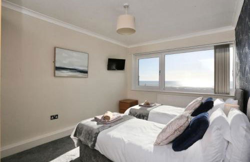 Fabulous beachfront 3 bed house with parking - Foto 49