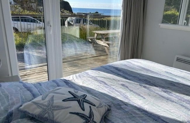 Sea View - 1min to Beach - Dog Friendly - 4 Guests - Photo 2