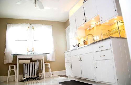 Sunshine Room by harbor downtown beach I-95&Train - Foto 11