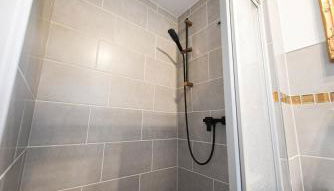 Black Tiger Seaside - Ferienwohnungen direkt am See - Foto 4, Shower