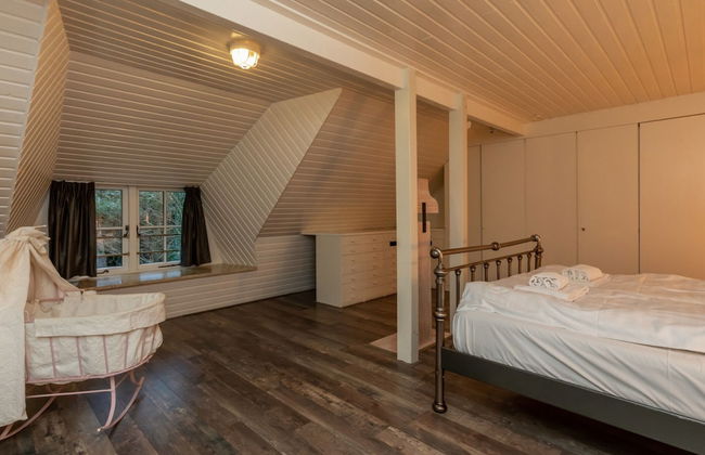 Charming Beach Villa With Thatched Roof - Photo 12