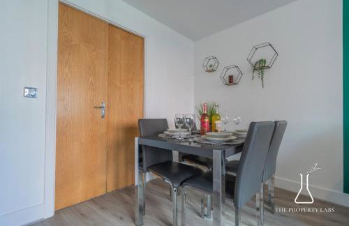 Luxury Birmingham City Centre Townhouse with BALCONY- Sleeps 10 - FREE Parking - Perfect for Contractors, Business Travellers, Families and other Groups - Near Bullring, Newstreet, Selfridges, NEC, NIA & Birmingham airport - Photo 14
