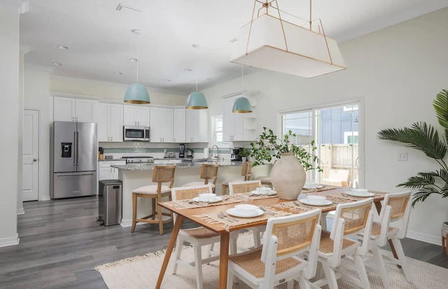 Fun Airy Florida Vacation Home With Private Pool - Photo 16