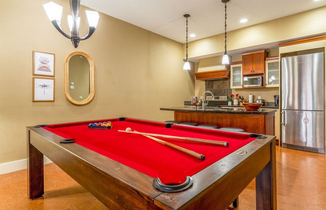 Luxury 3-Br Penthouse | INDOOR Pool & Hot Tub | Pool Table | 2 Decks + Mtn Views - Photo 28