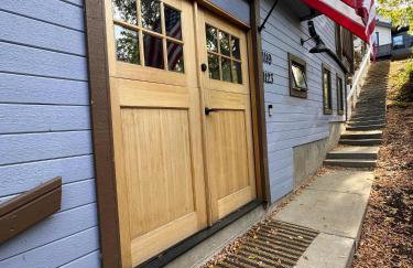 Stylish King Suite-FP-Hot Tub-Walk to All In OT - Photo 4