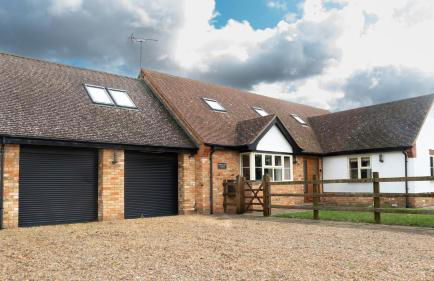 Superb 4BD Stay in Wyton and Houghton Village - Foto 1