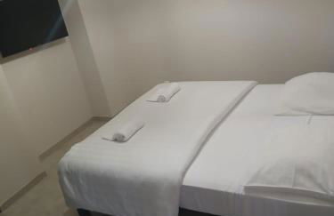 SUPERBE APPARTEMENT porte de la Cité Médiévale à SOMMIERES entièrement rénové très bien équipé 6 pers balcon clim parking privé devant - Foto 23