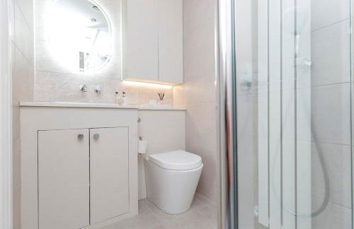 Detached Modern 3 Bedroom House - Photo 24